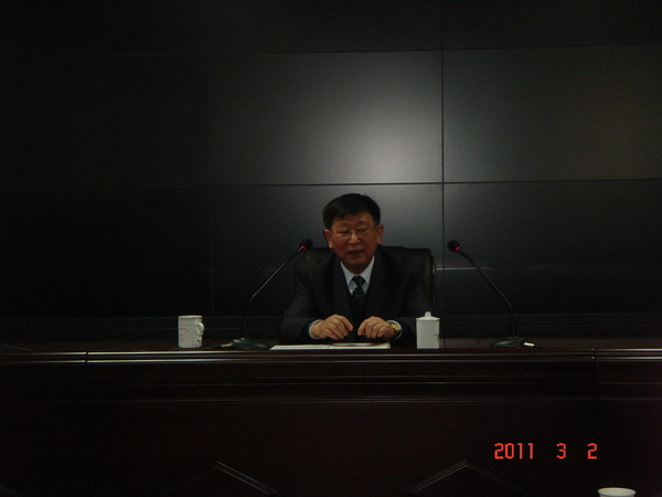 集團(tuán)董事席華武總經(jīng)理、王重樂副總經(jīng)理，集團(tuán)書記張正山親臨培訓(xùn)現(xiàn)場(chǎng)為大家授課